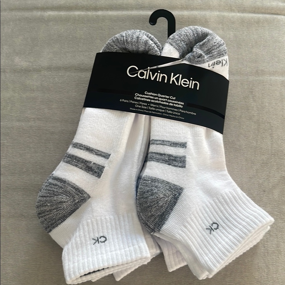 ❤️NEW!!!❤️ Calvin Klein White and Gray Athletic Socks.Cushion Quarter Cut.